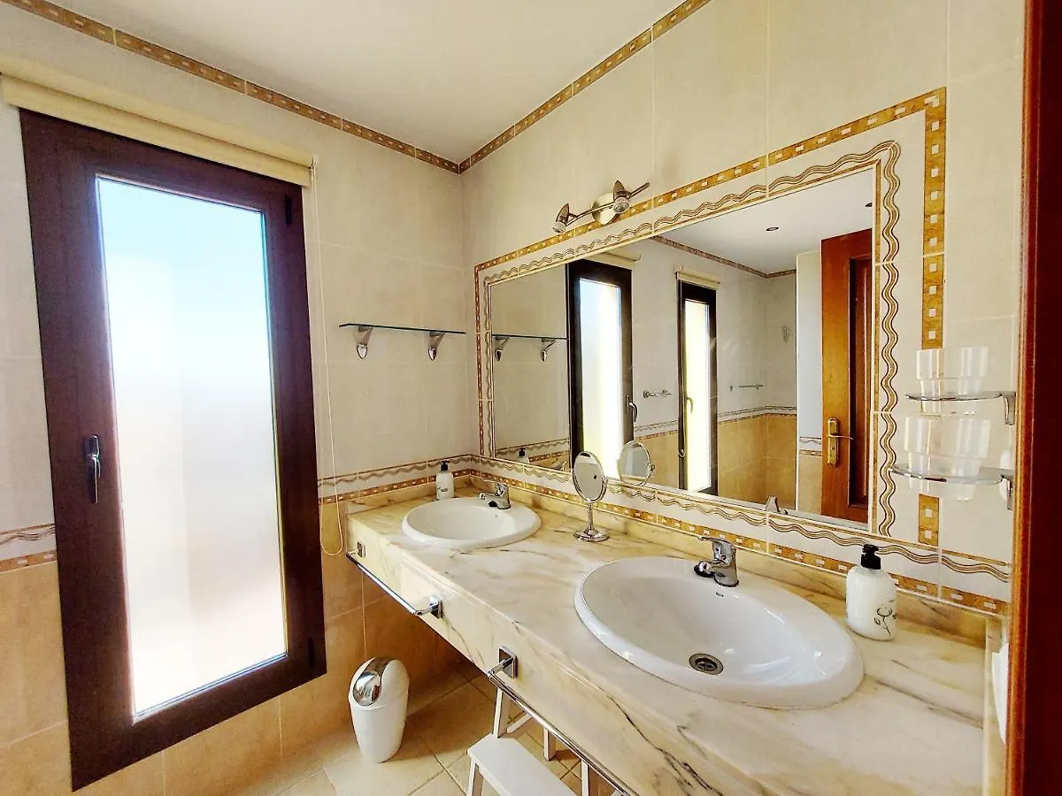 Villa Cora Triquivijate